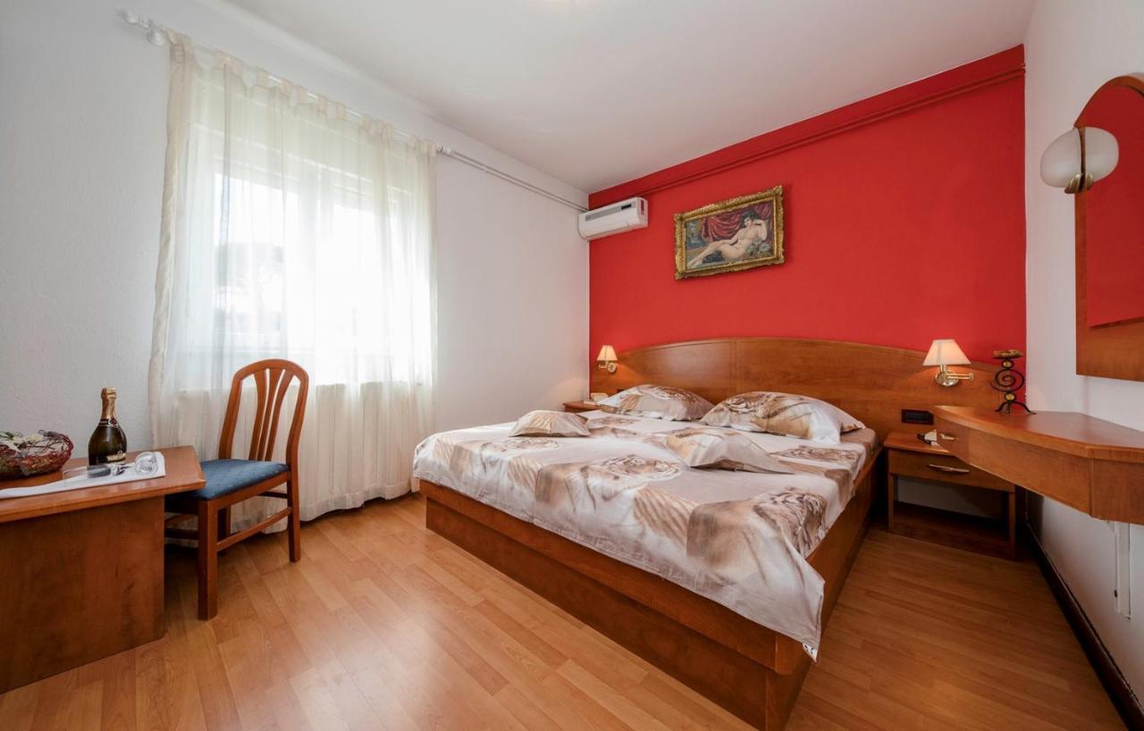 Apartment Dominik 2874 Palit Bagian luar foto